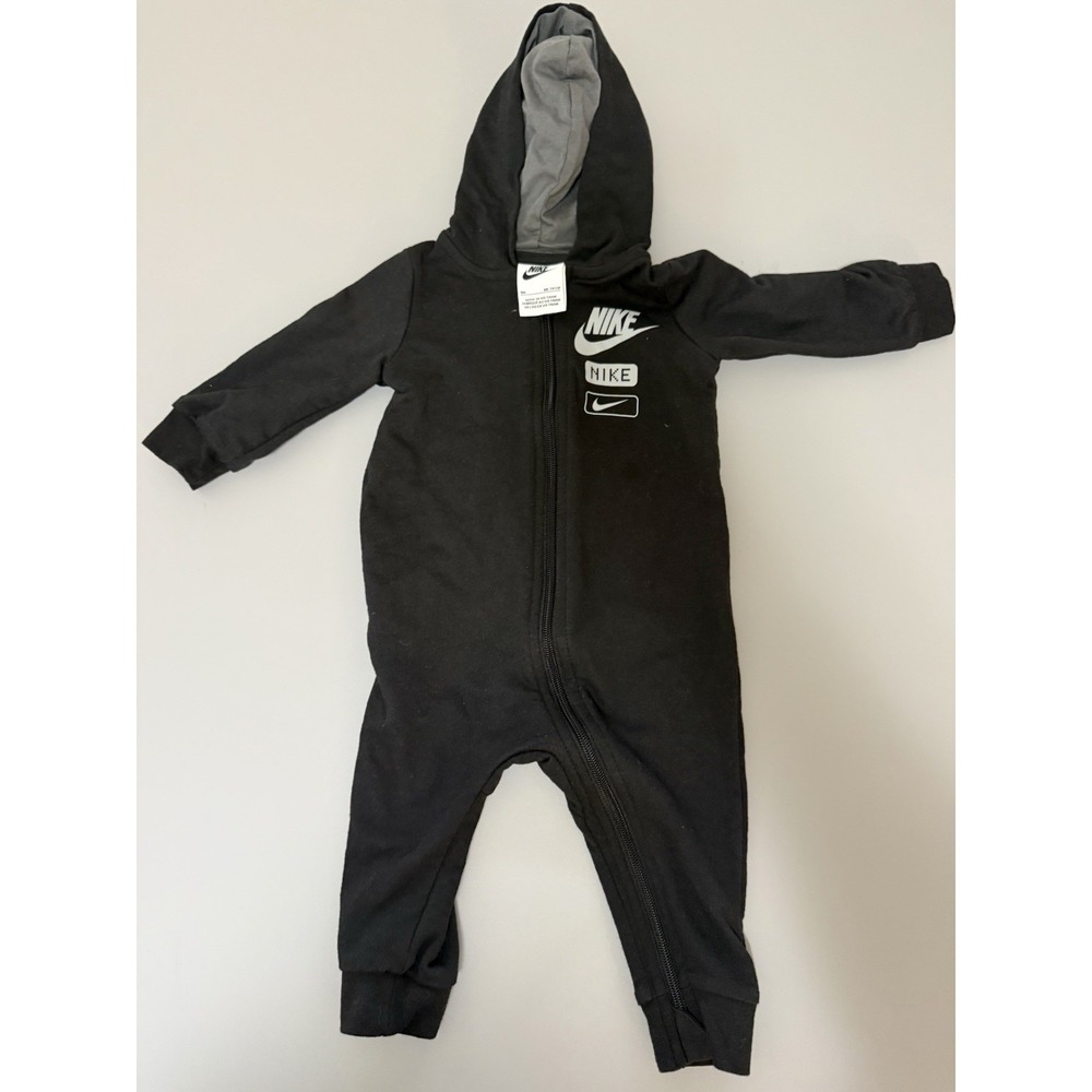 Nike Hooded Romper baby size 9 months. L9